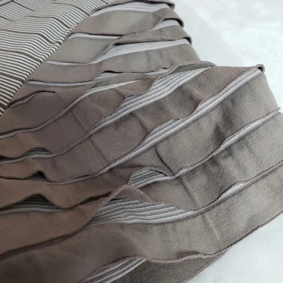 ♥St. John top   - Picture 10 of 10